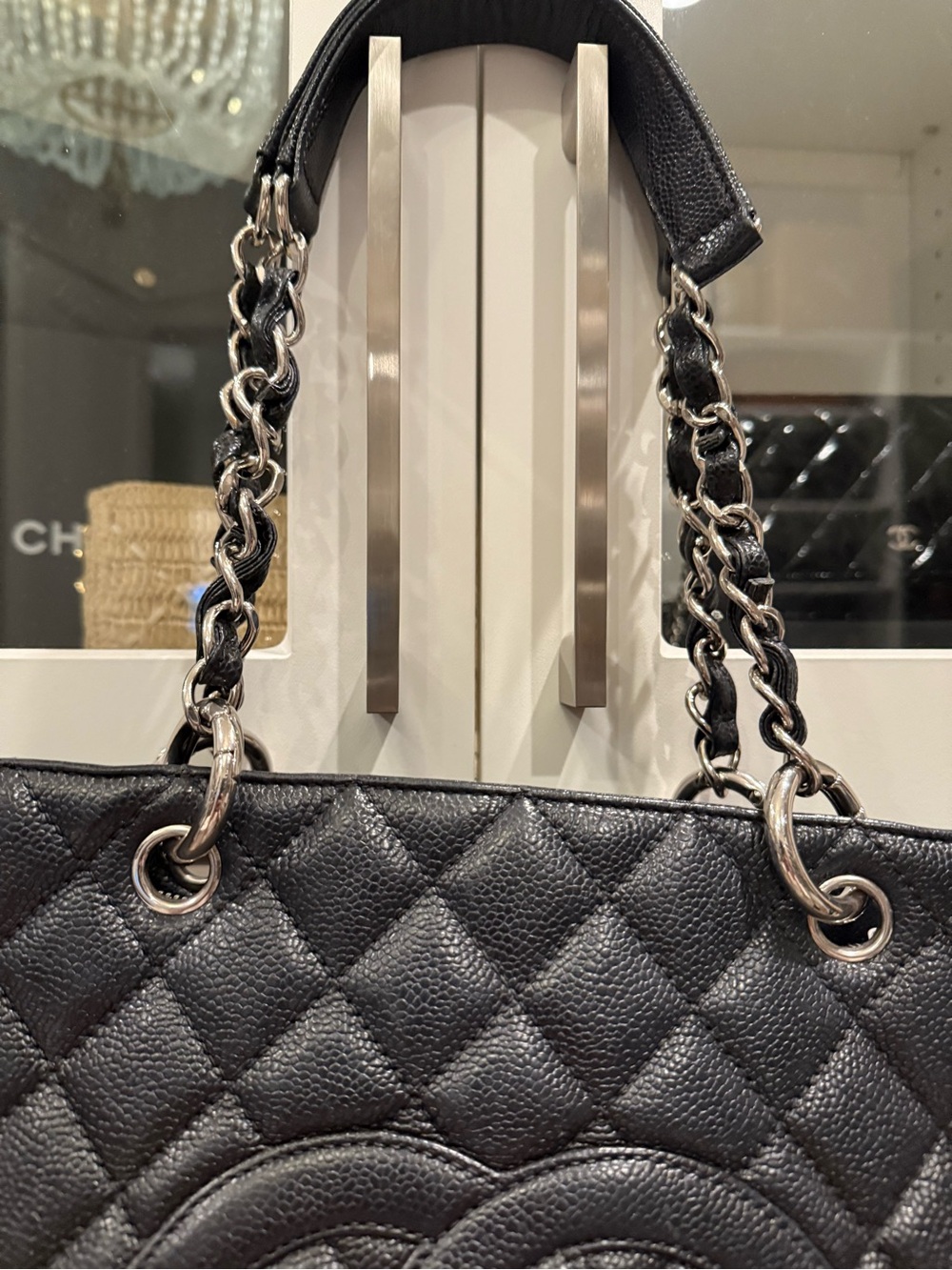 CHANEL grand shopping Tote quilted black caviar silver Chain-Strap Handles - Picture 4 of 14